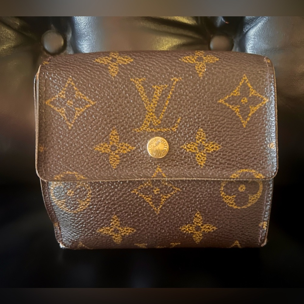 Luis Vuitton Ellise Monogram‎ Trifold Wallet (Authentic)